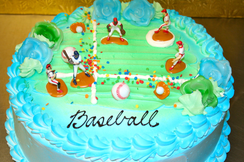 Baseball themed cake